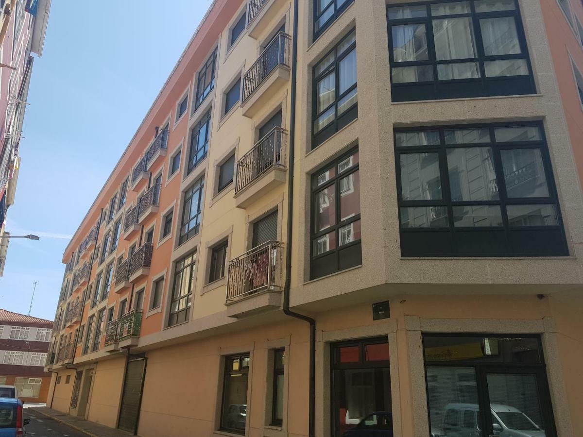 En El Centro De Nuevo Y Con Terraza Apartamento Cedeira